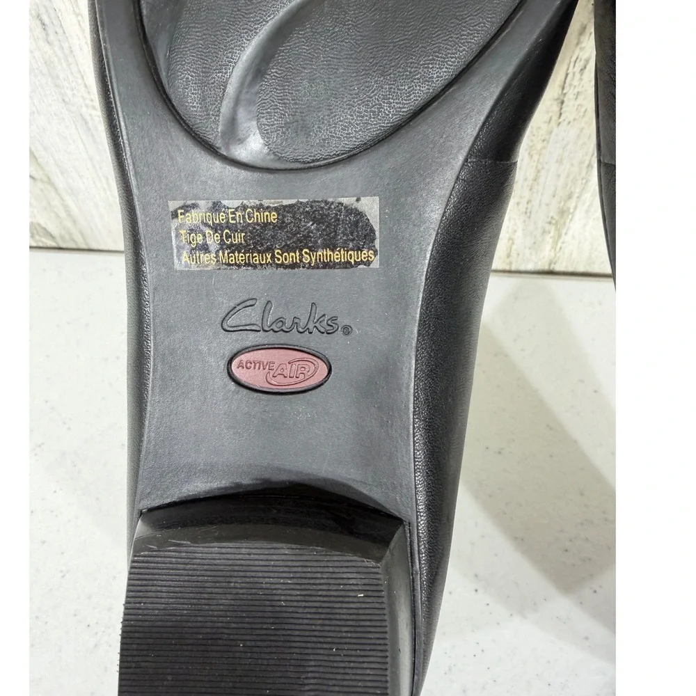 Clarks‎ Leather Slip On Loafers 11M Black Low Block Heel Almond Toe